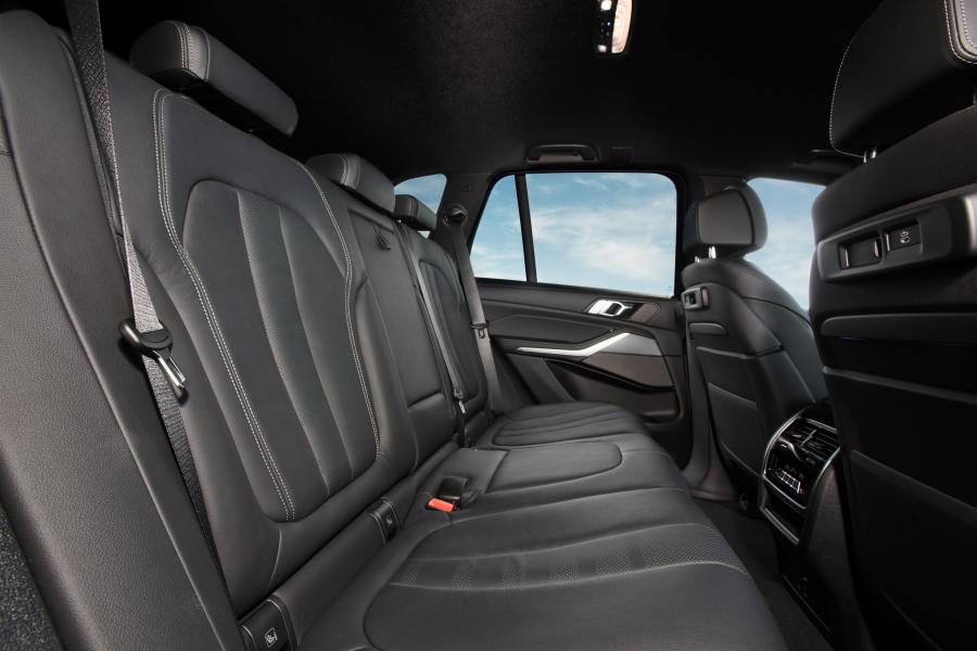 Интерьер BMW X5 xDrive45e iPerformance (G05) 2019 года  (WW) (фото 89 из 102)